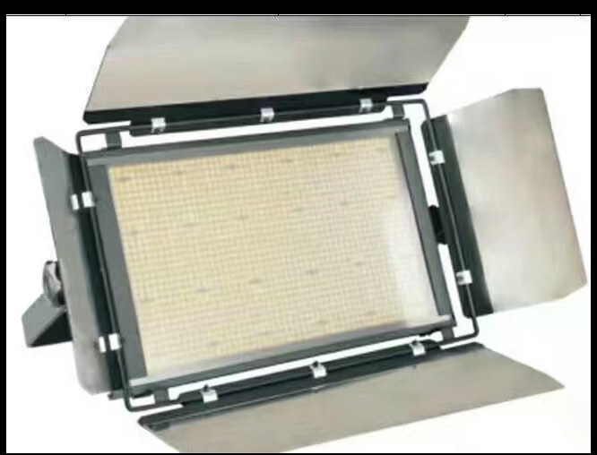 如何使用舞台灯光设计多功能会议室效果图