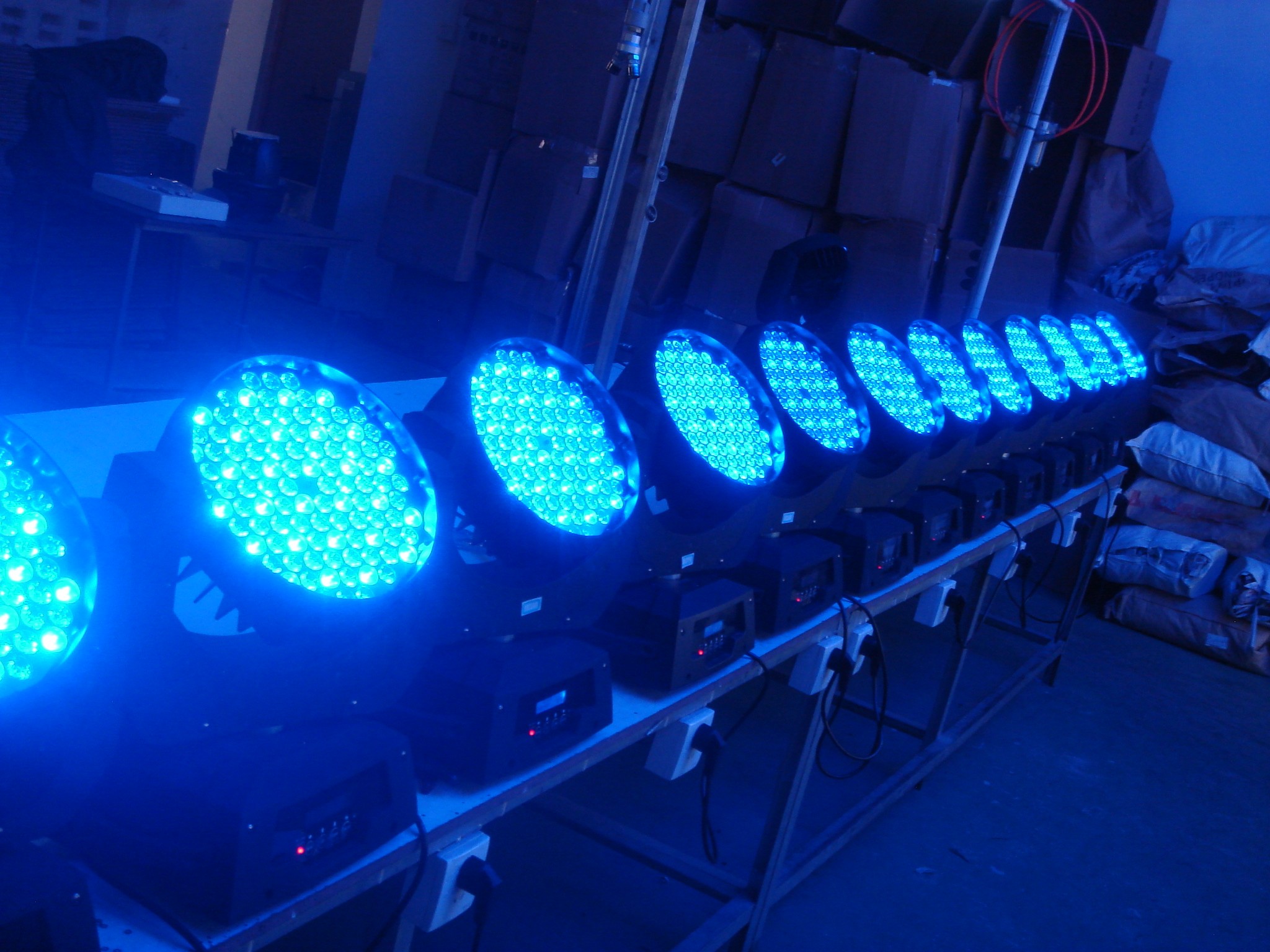 舞台灯光技术虚拟与现实组合效果图